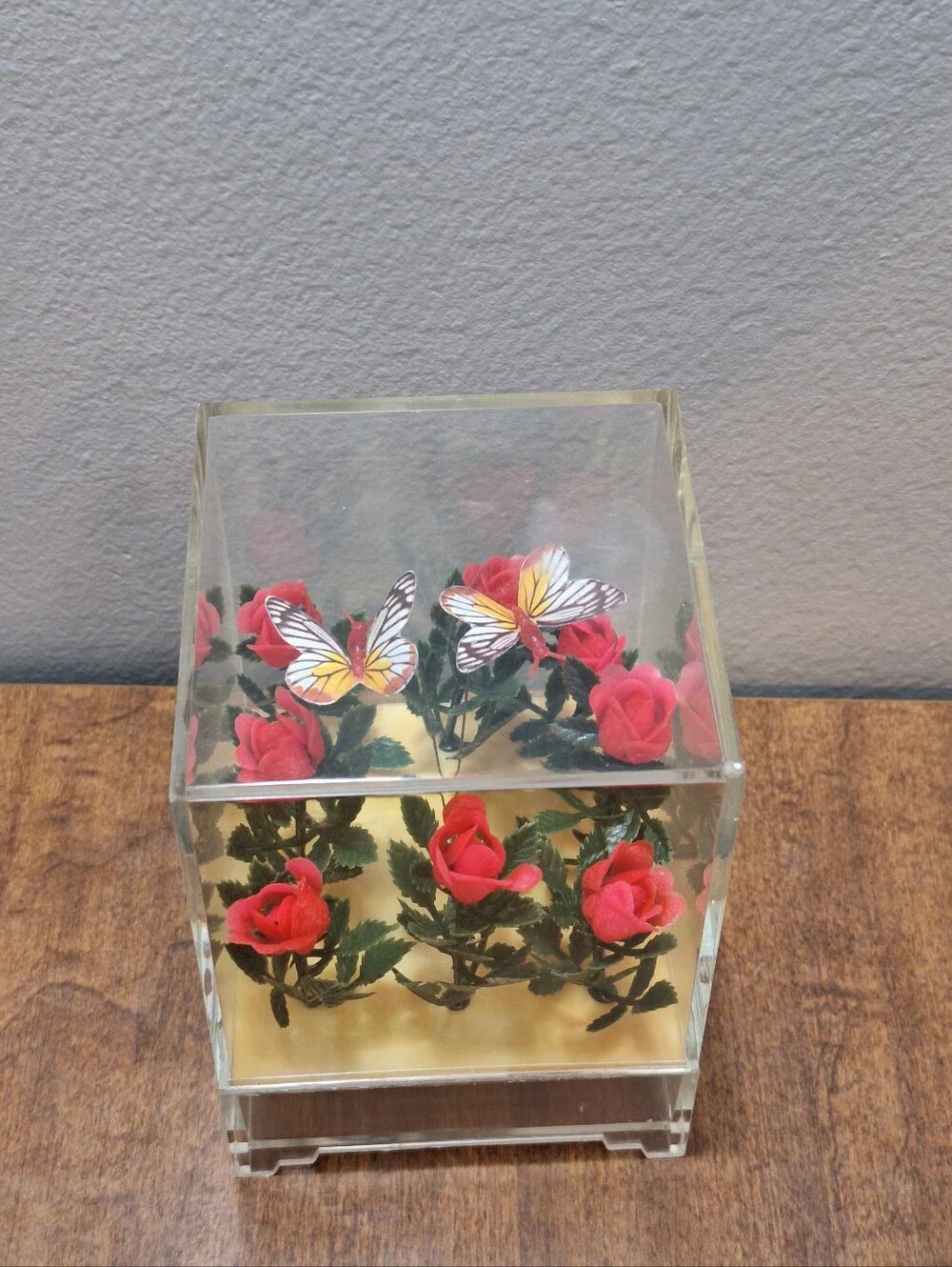 Vintage 1970s Aryclic Lucite 5 Inch Butterfly Pink Roses Music Box Works Retro